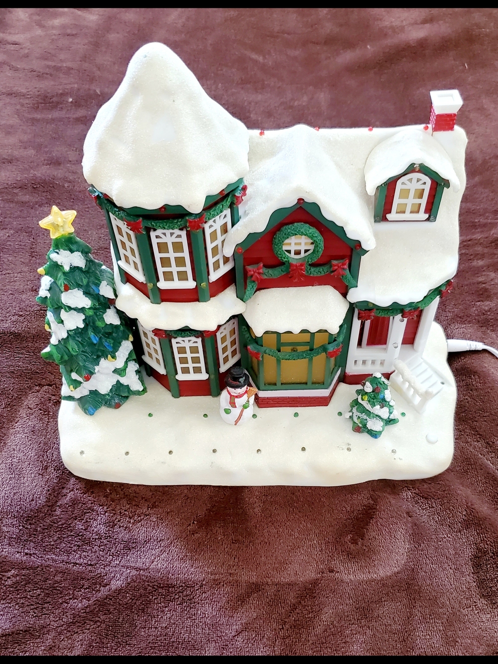 Avon Light-Up Christmas Victorian House Plays We Wish You A Merry Christmas